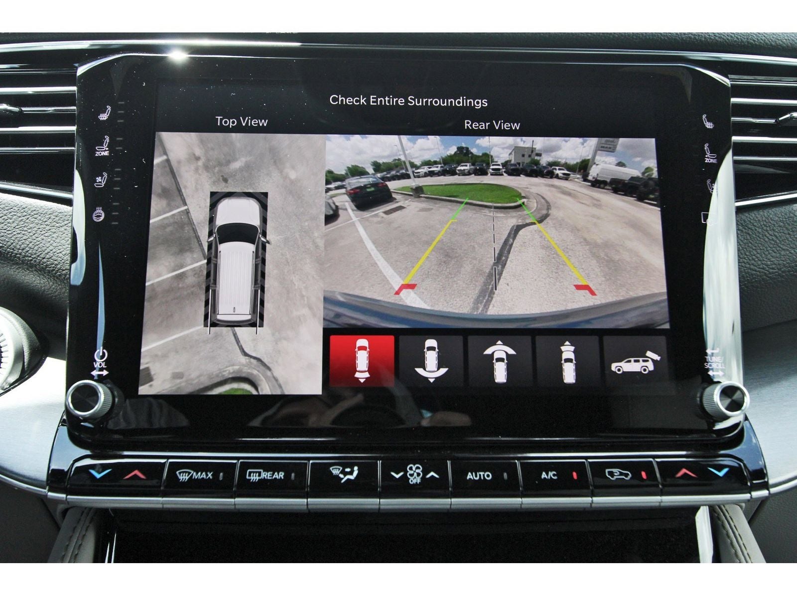 2026 Jeep Grand Wagoneer 4x2