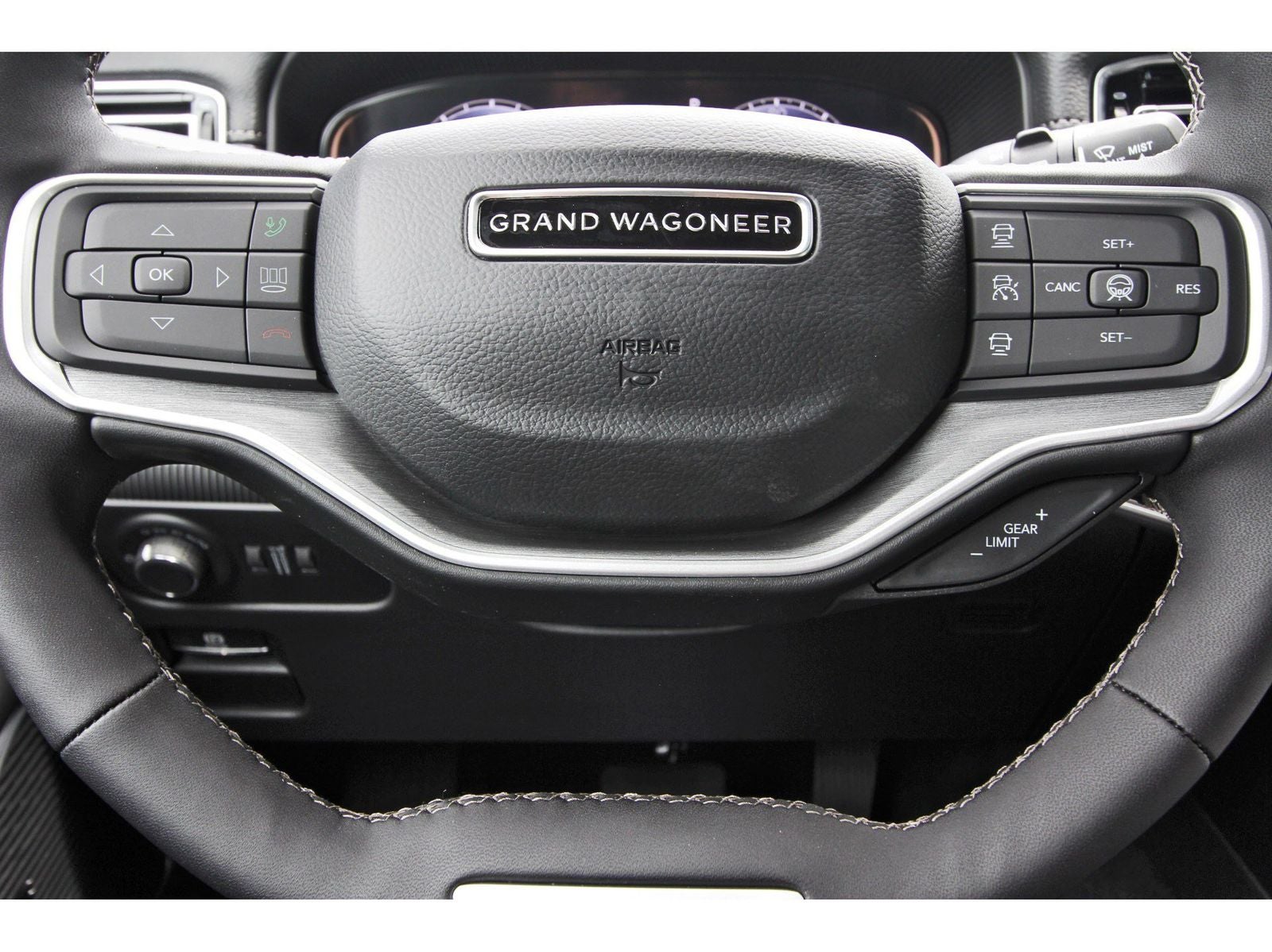 2026 Jeep Grand Wagoneer 4x2