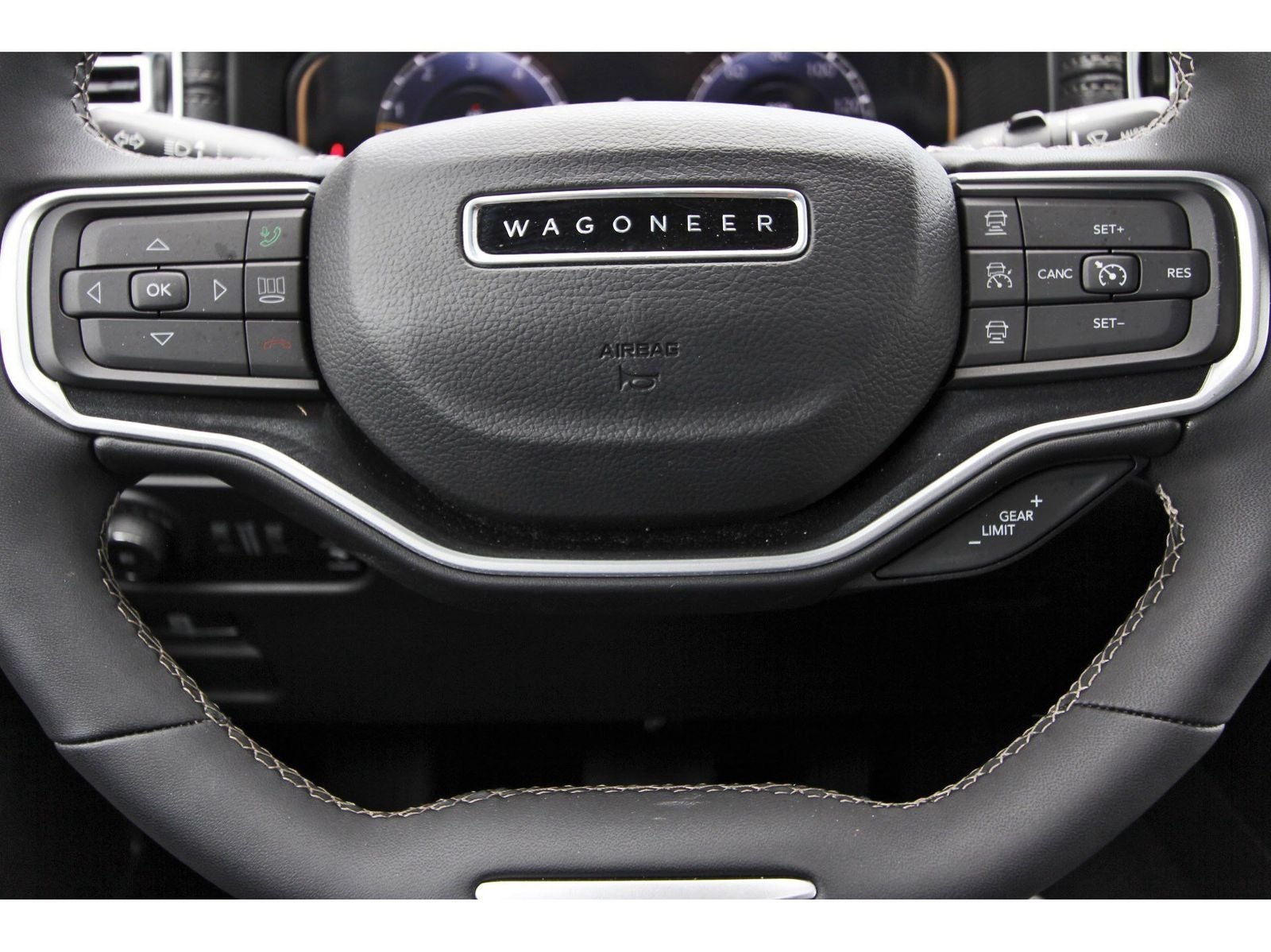 2024 Jeep Wagoneer Base