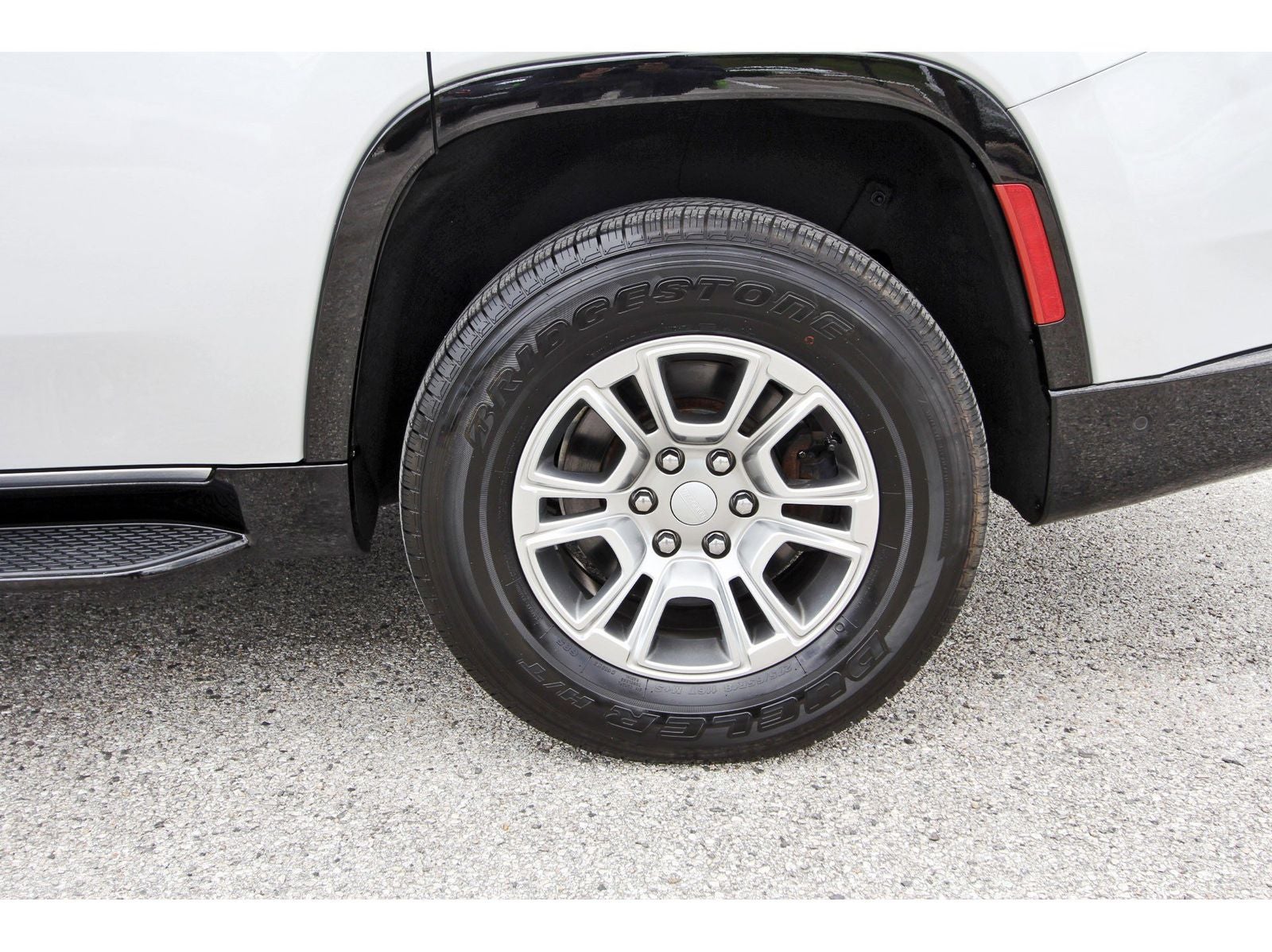 2024 Jeep Wagoneer Base