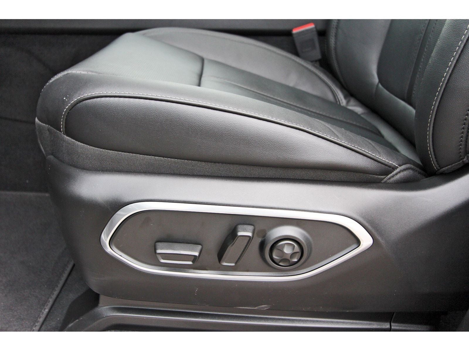 2026 Jeep Grand Wagoneer Upland 4x4