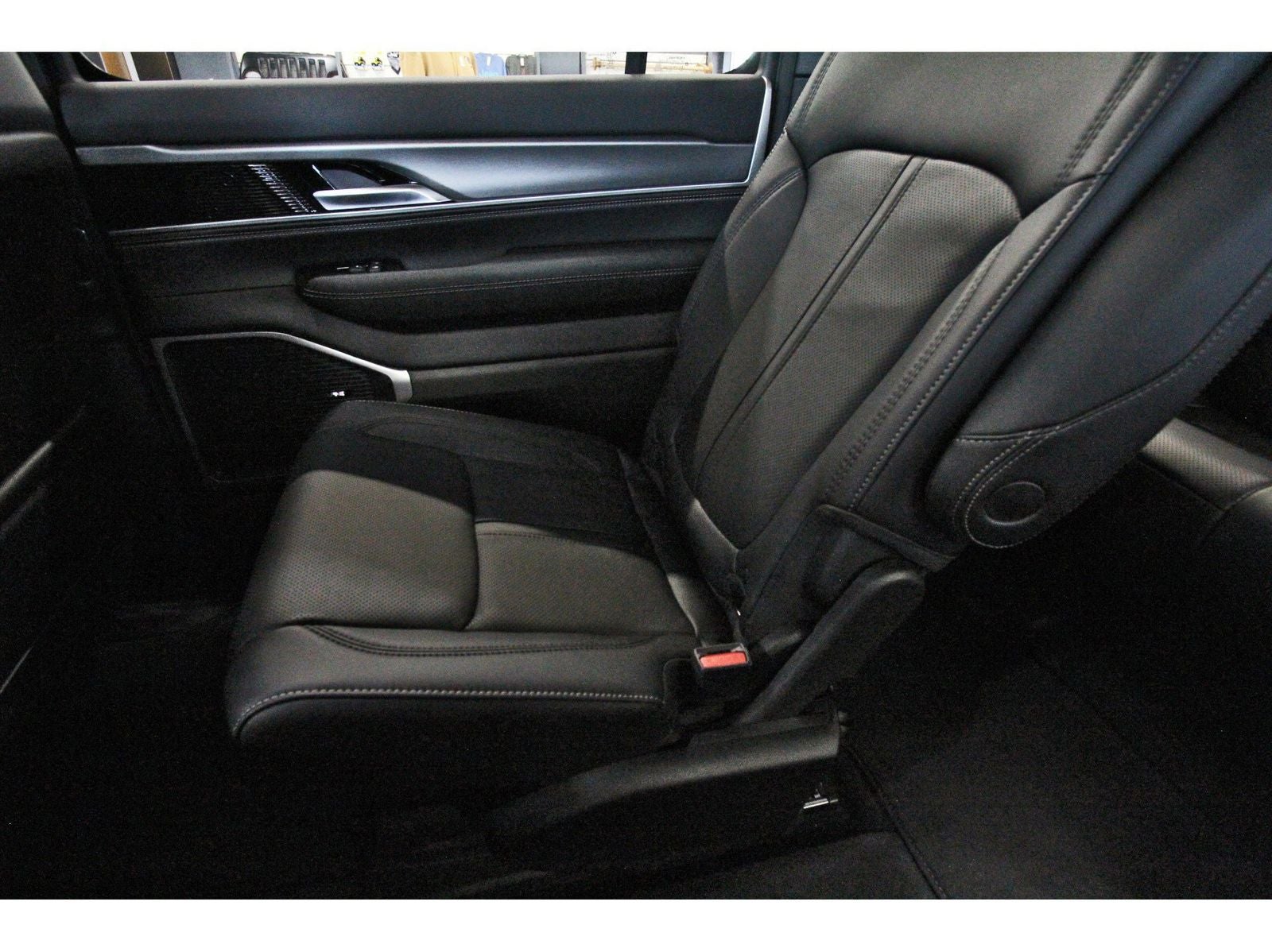 2026 Jeep Grand Wagoneer Upland 4x4