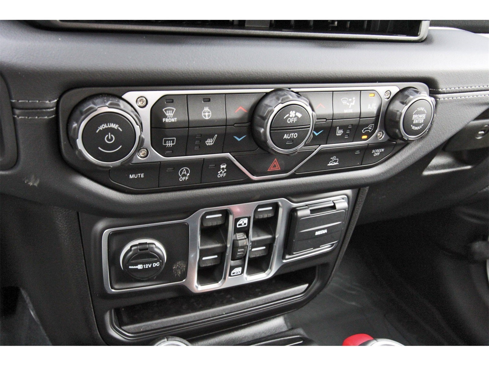 2026 Jeep Gladiator Sahara 4x4