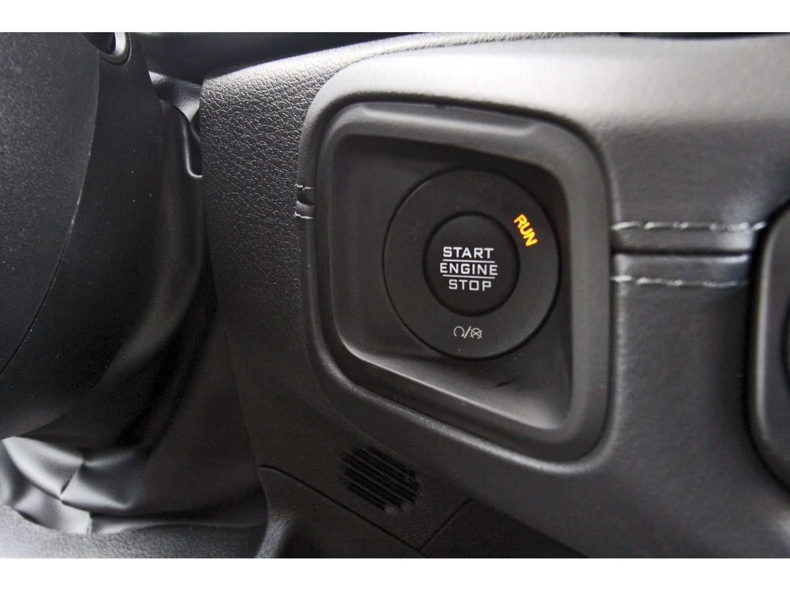 2026 Jeep Gladiator Sahara 4x4