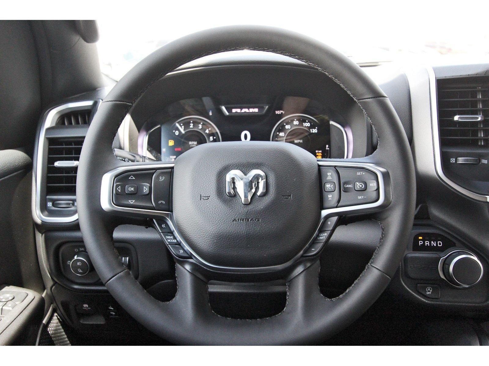 2027 RAM 1500 Big Horn/Lone Star Lone Star 4x2 Crew Cab 5'7" Box