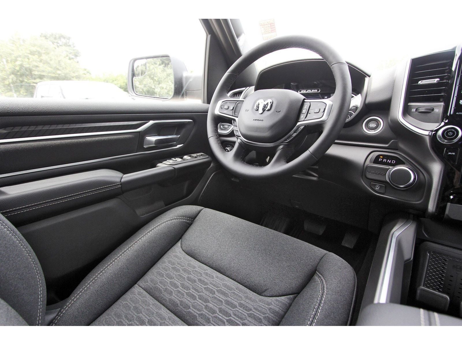 2026 RAM 1500 Big Horn/Lone Star Lone Star 4x2 Crew Cab 5'7" Box