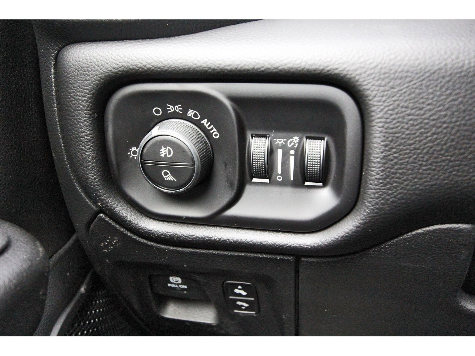 2026 RAM 1500 Big Horn/Lone Star Lone Star 4x2 Crew Cab 5'7" Box