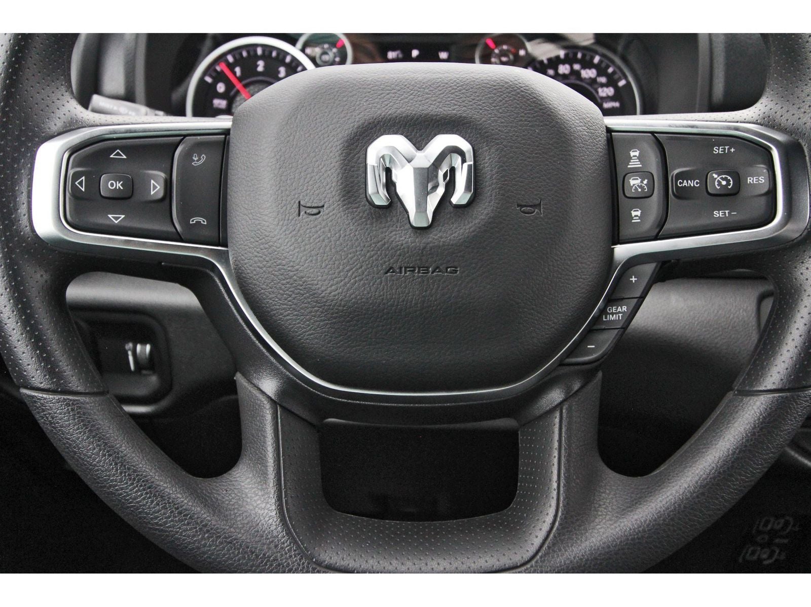 2026 RAM 1500 Express 4x2 Crew Cab 5'7" Box
