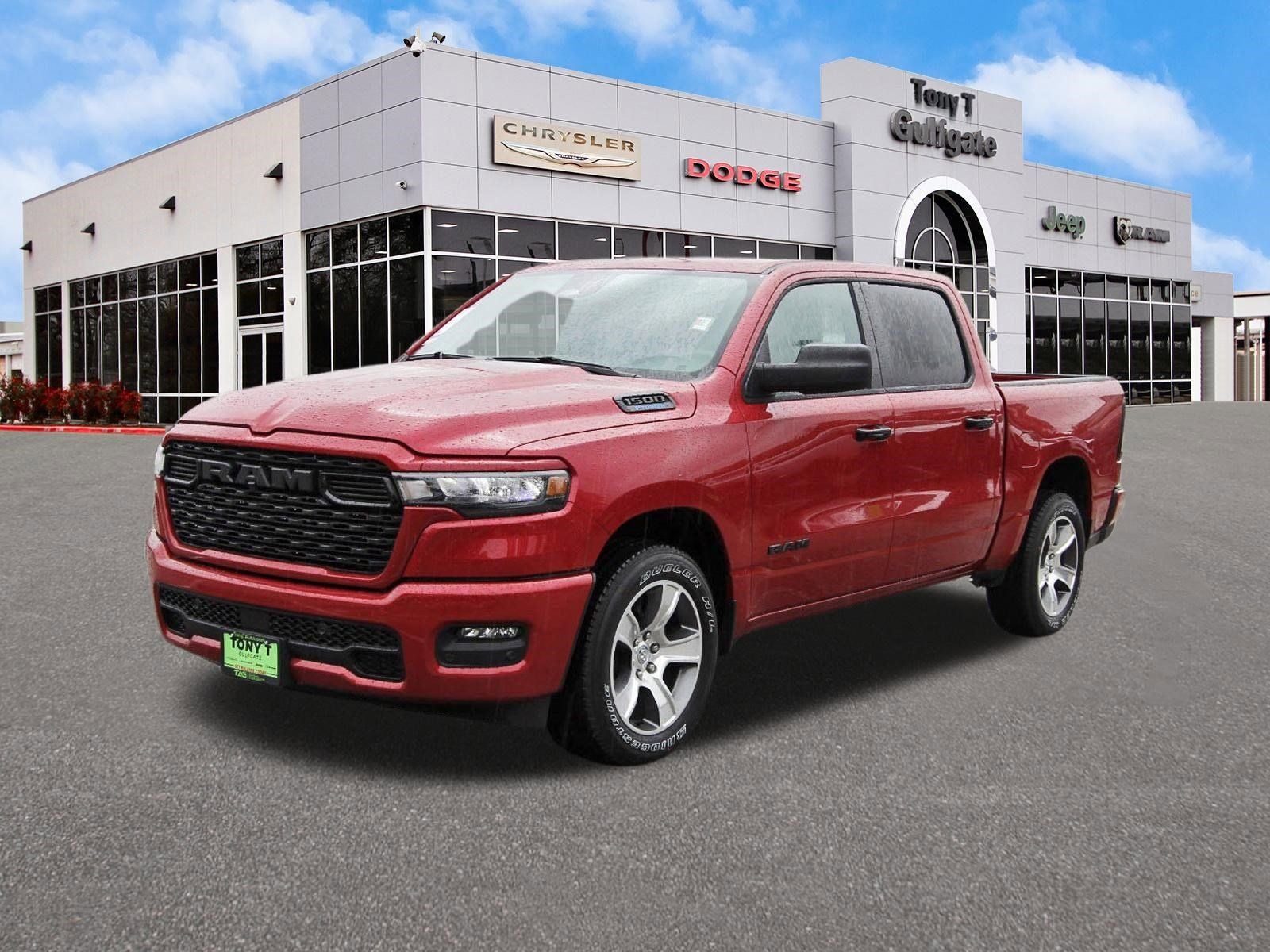 2026 RAM 1500 Express 4x2 Crew Cab 5'7" Box