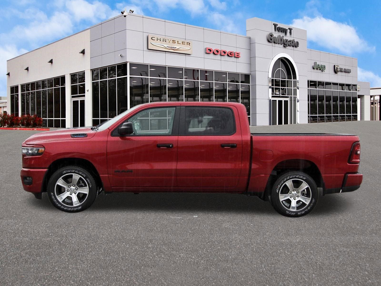 2026 RAM 1500 Express 4x2 Crew Cab 5'7" Box