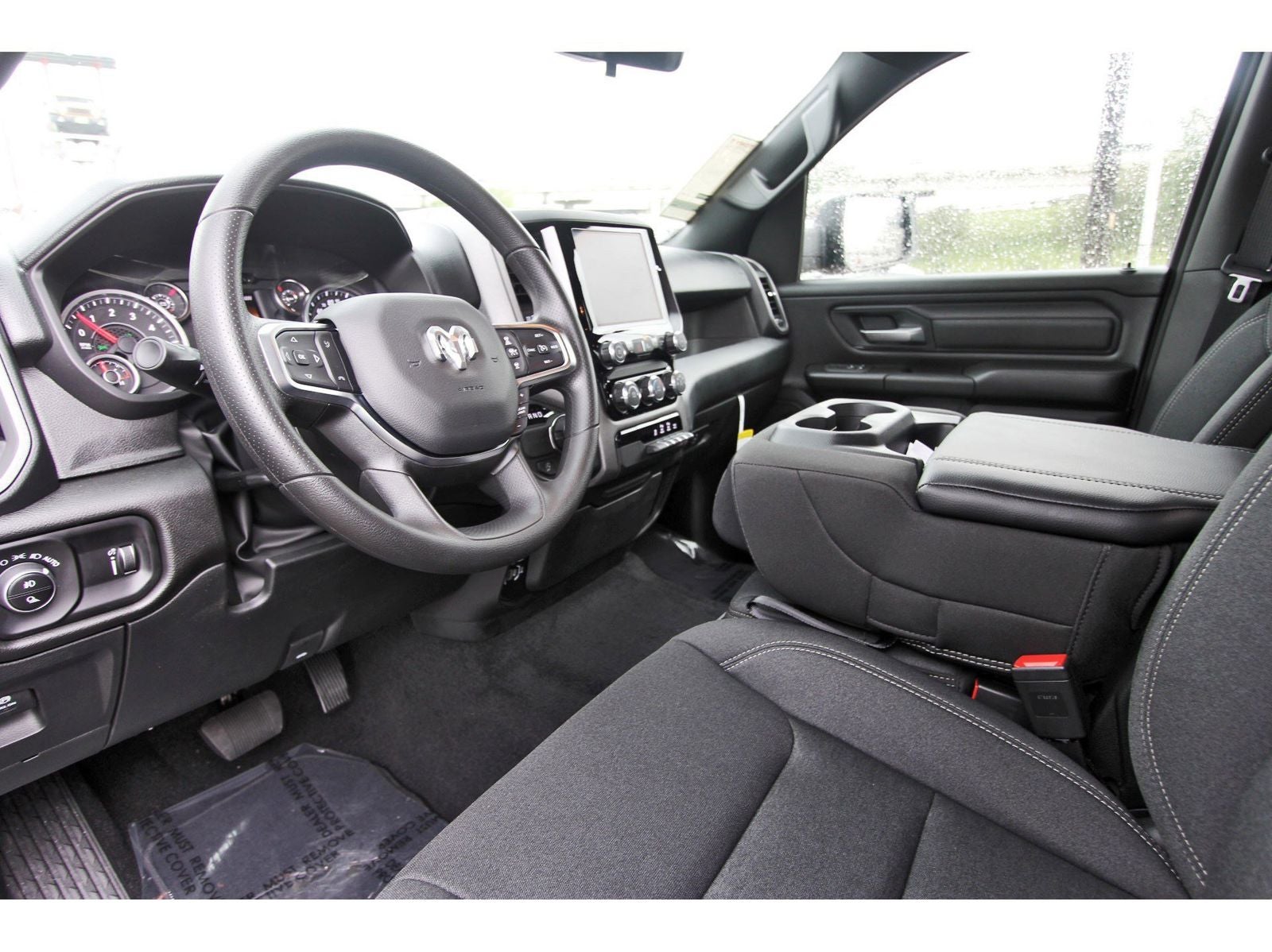 2026 RAM 1500 Express 4x2 Crew Cab 5'7" Box