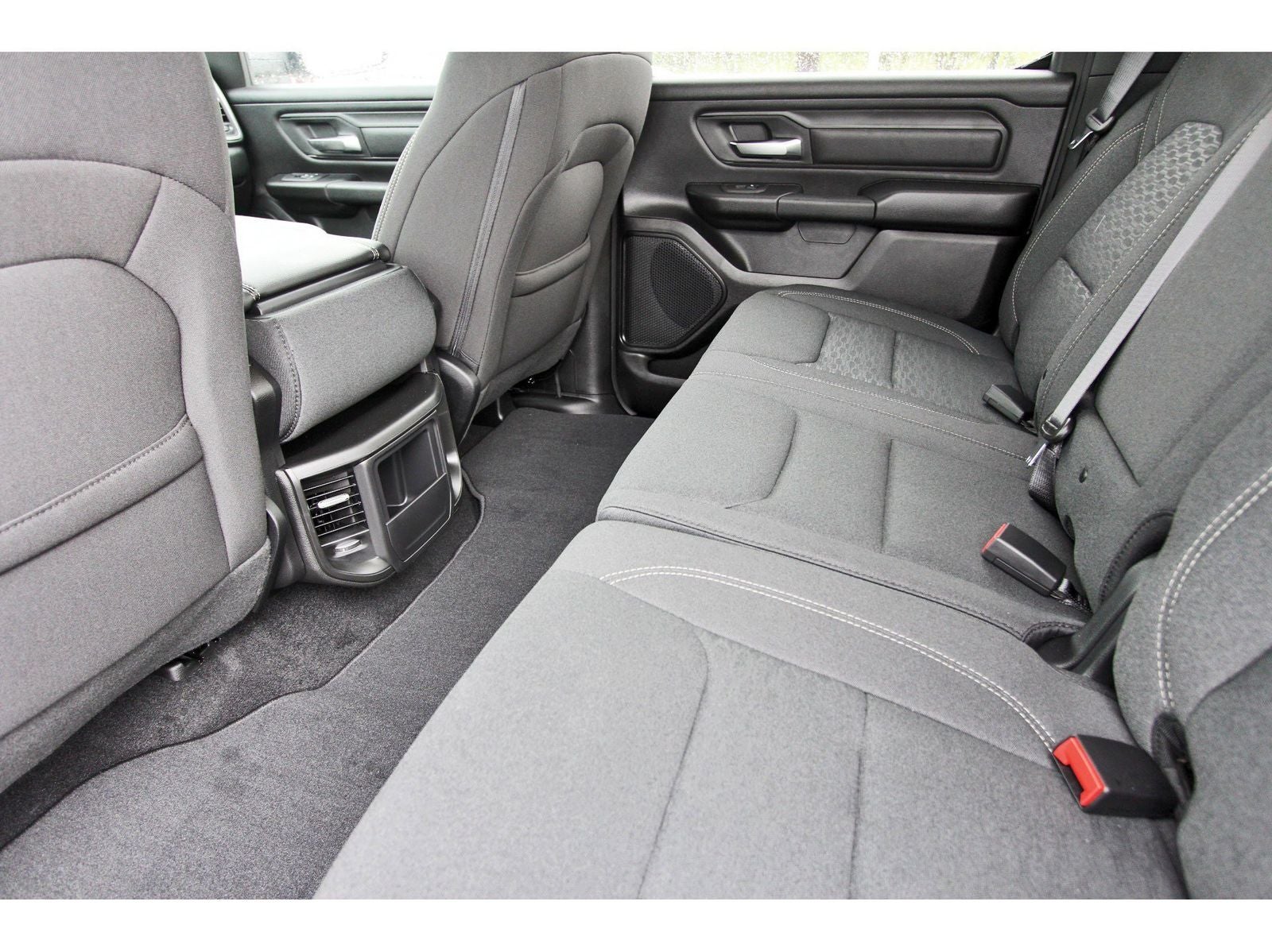 2026 RAM 1500 Express 4x2 Crew Cab 5'7" Box