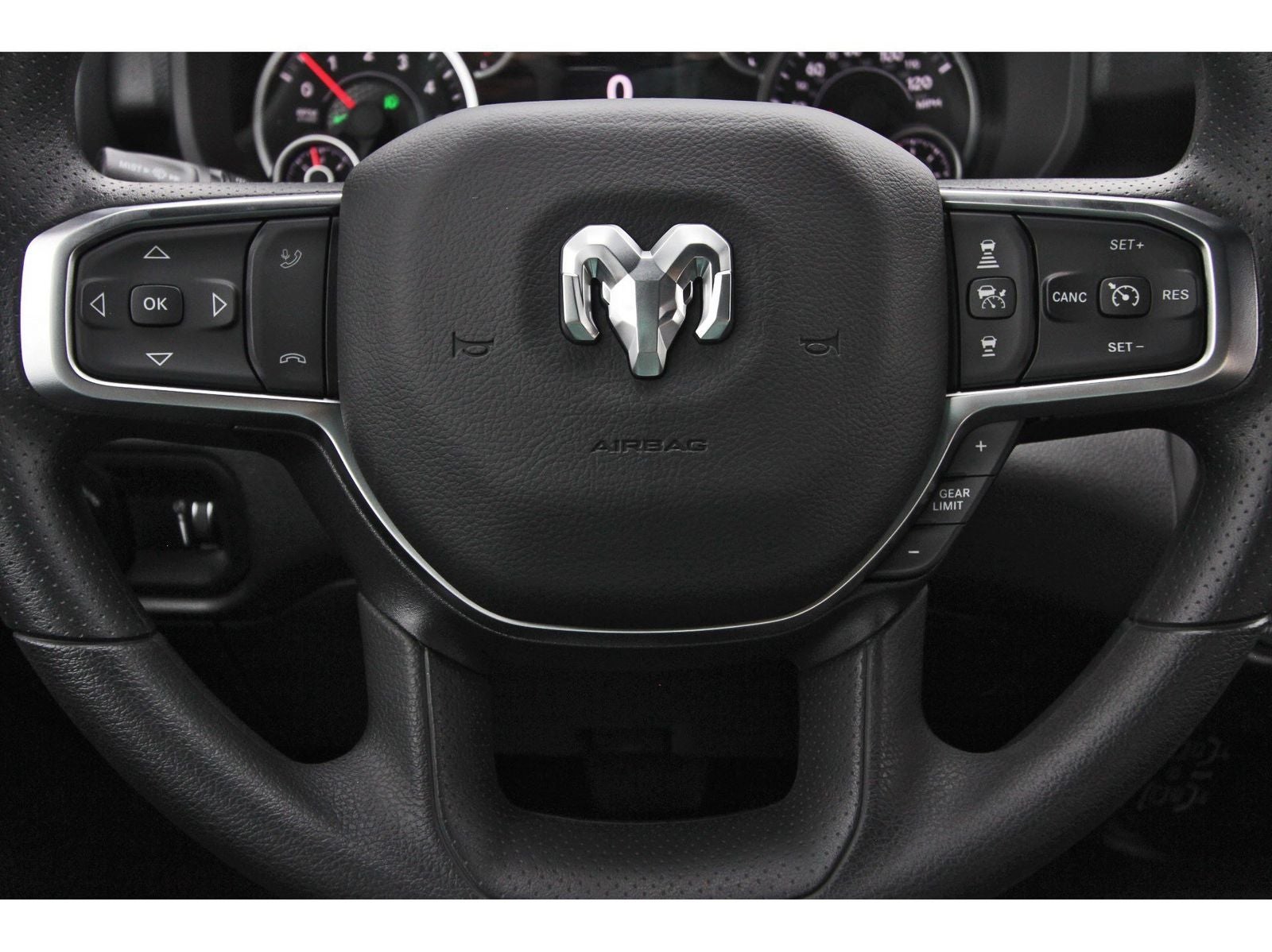 2026 RAM 1500 Express 4x2 Crew Cab 5'7" Box