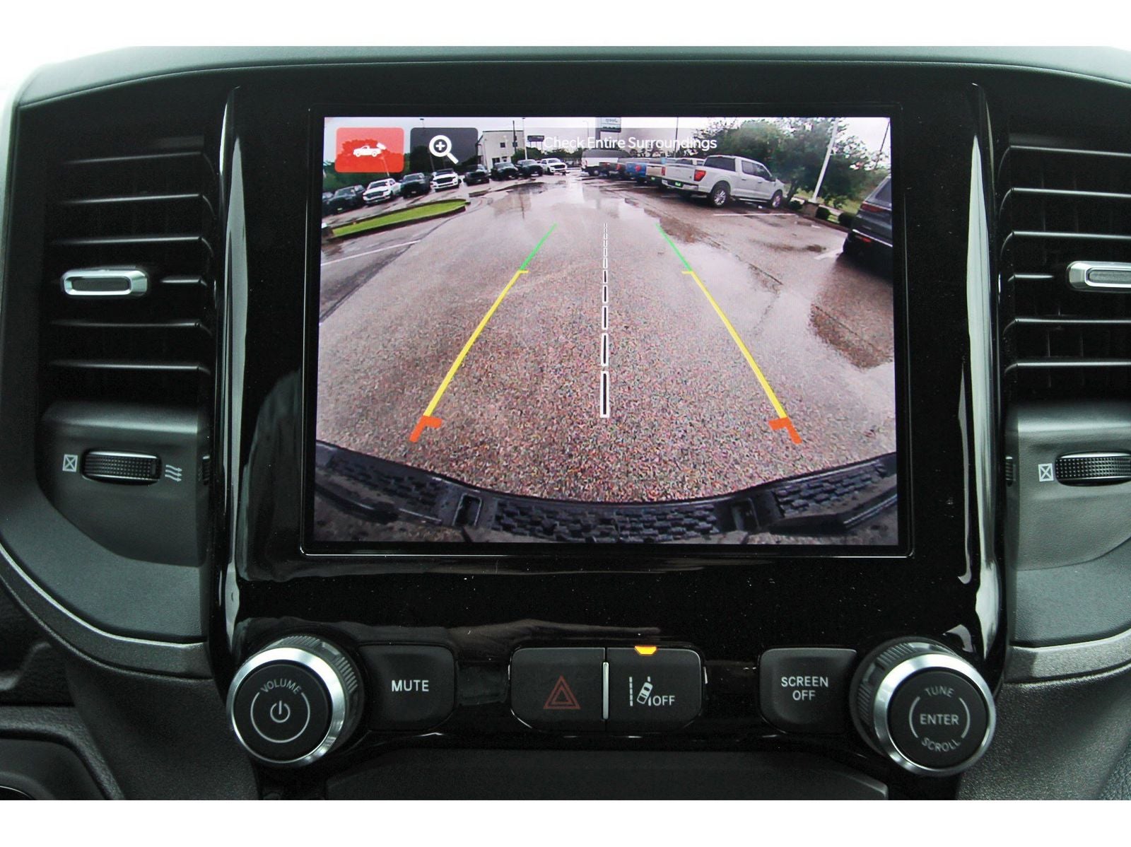 2026 RAM 1500 Express 4x2 Crew Cab 5'7" Box