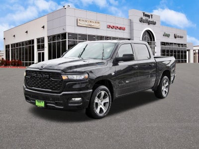 2026 RAM 1500 Express 4x2 Crew Cab 5'7" Box