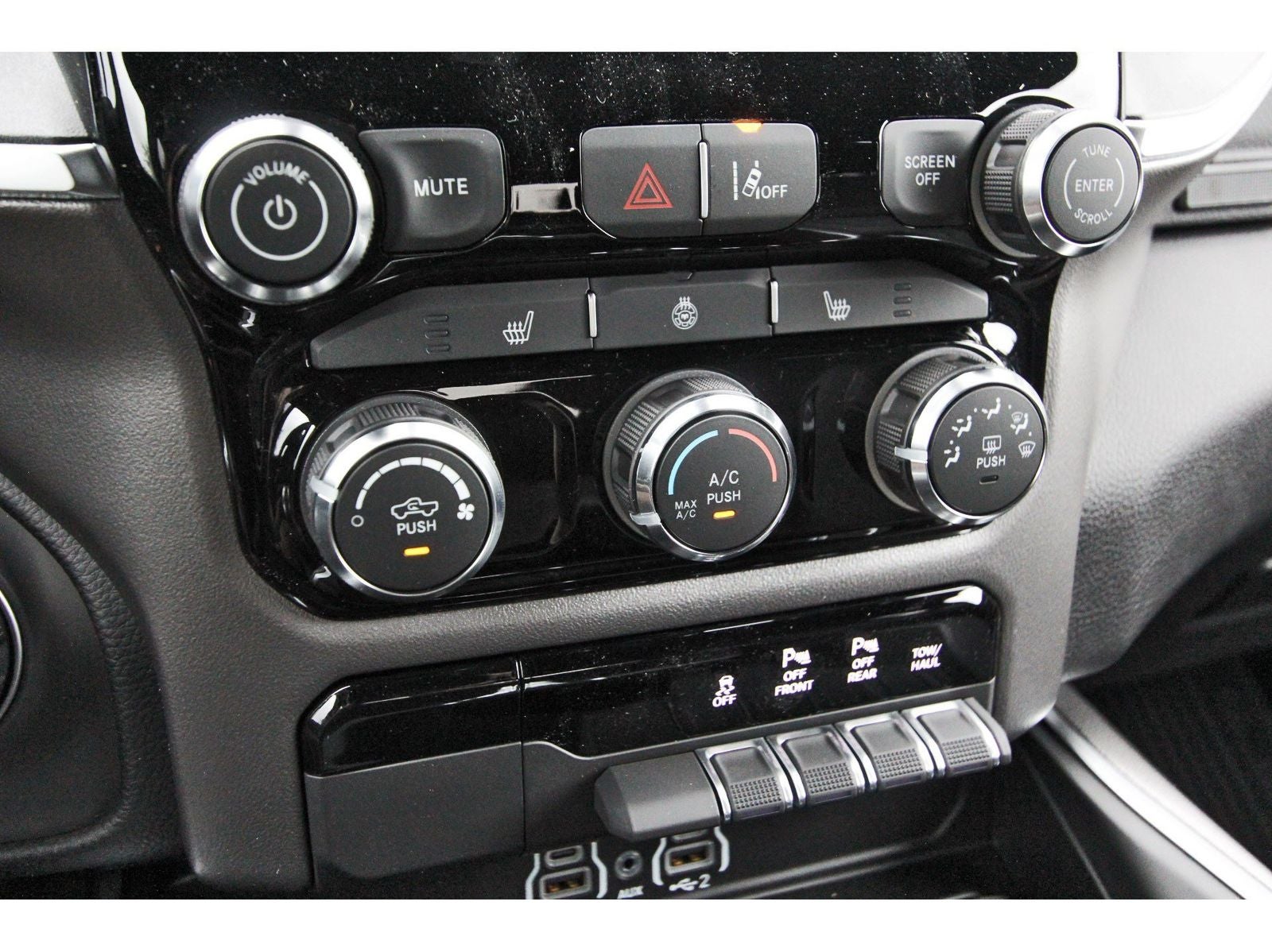 2026 RAM 1500 Big Horn/Lone Star Lone Star 4x4 Crew Cab 5'7" Box