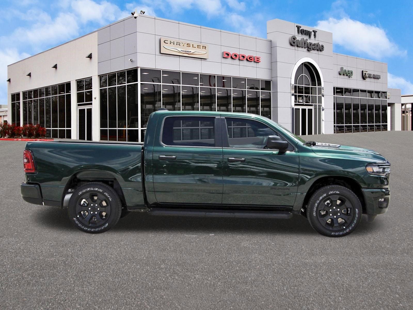 2026 RAM 1500 Express 4x4 Crew Cab 5'7" Box