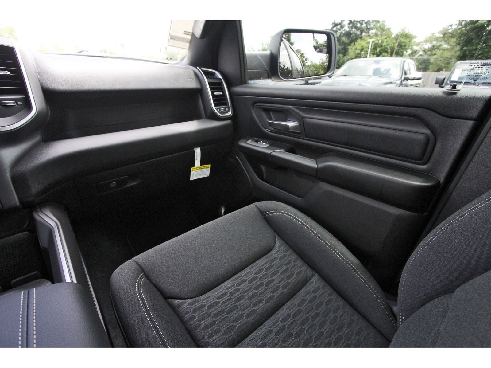 2026 RAM 1500 Express 4x4 Crew Cab 5'7" Box