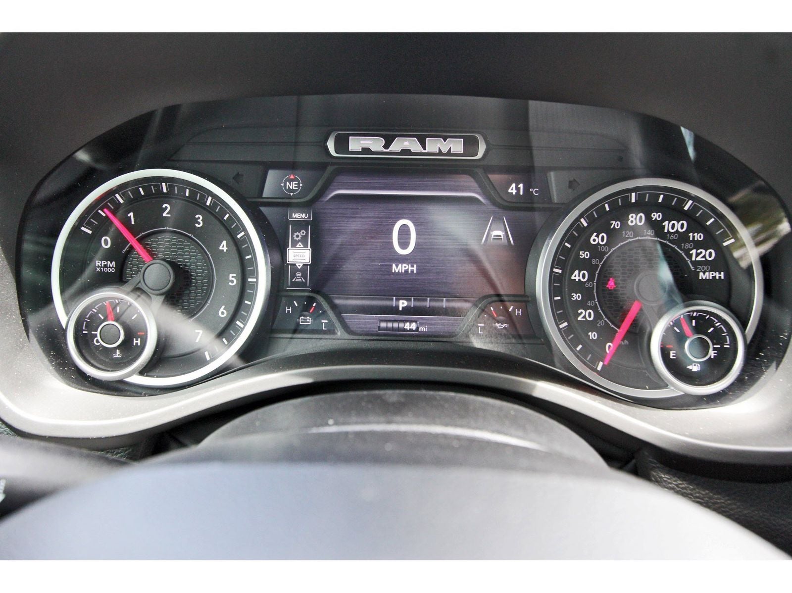 2026 RAM 1500 Express 4x4 Crew Cab 5'7" Box