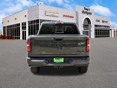 2026 RAM 1500 Express 4x4 Crew Cab 5'7" Box