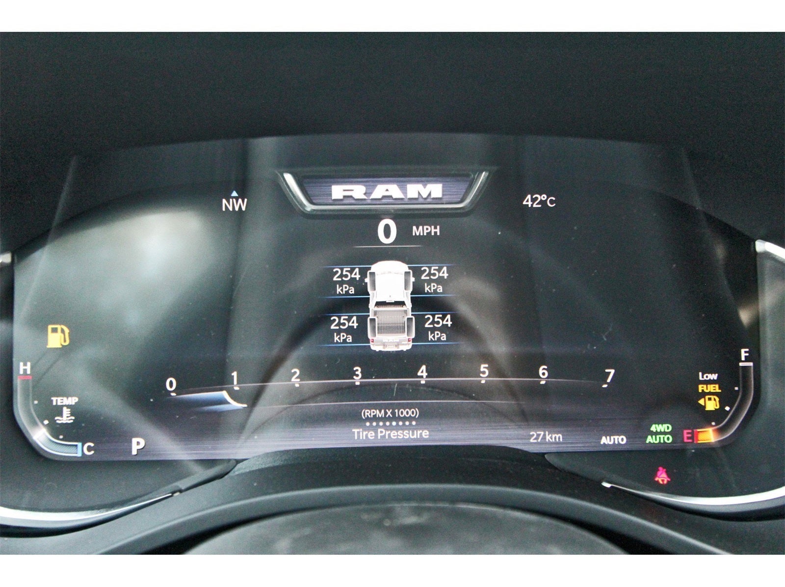 2026 RAM 1500 Big Horn/Lone Star Lone Star 4x4 Crew Cab 5'7" Box