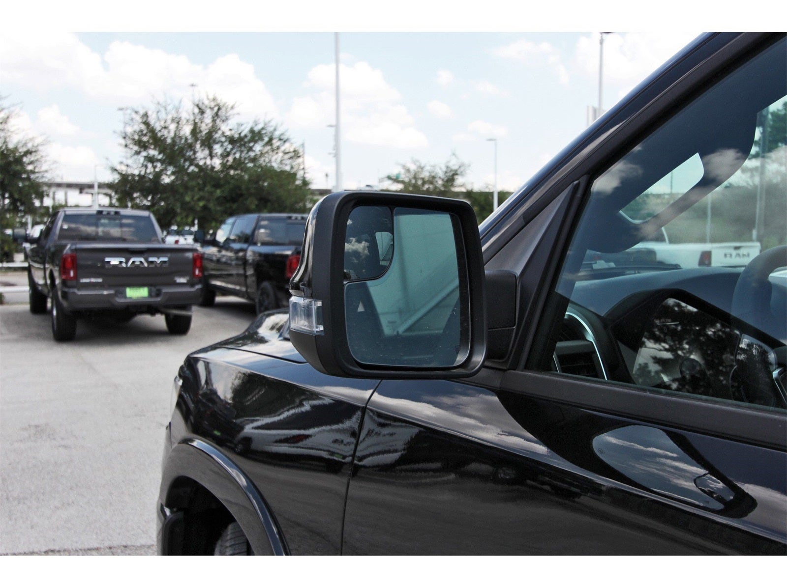 2026 RAM 1500 Big Horn/Lone Star Lone Star 4x4 Crew Cab 5'7" Box