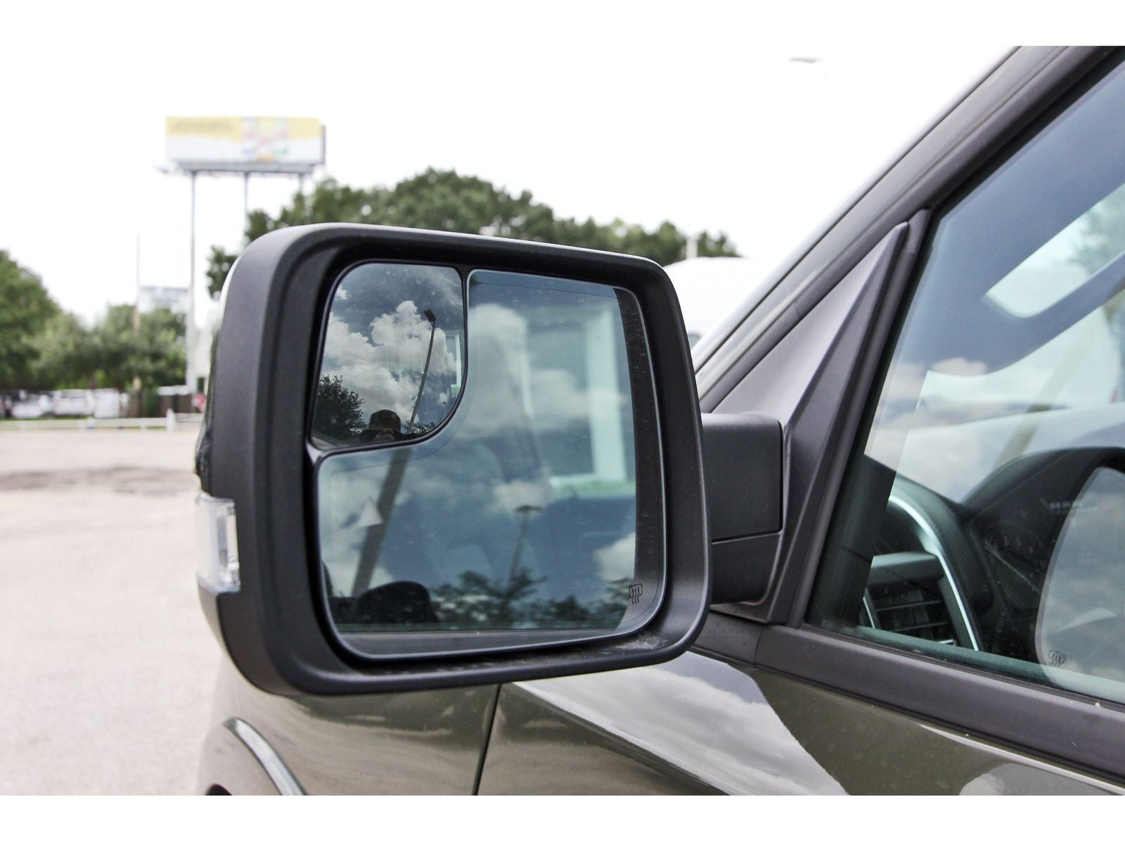 2026 RAM 1500 Big Horn/Lone Star Lone Star 4x4 Crew Cab 5'7" Box