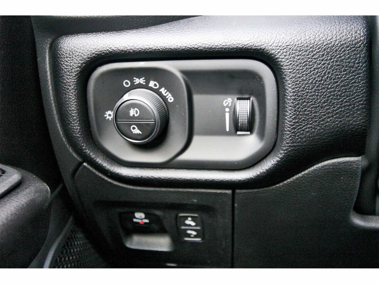 2026 RAM 1500 Big Horn/Lone Star Lone Star 4x4 Crew Cab 5'7" Box