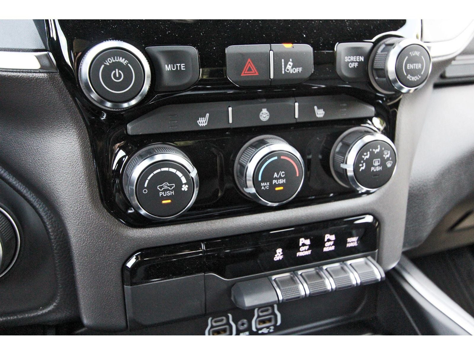 2026 RAM 1500 Big Horn/Lone Star Lone Star 4x4 Crew Cab 5'7" Box