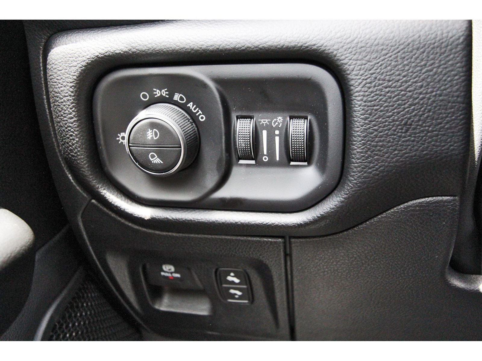 2026 RAM 1500 Big Horn/Lone Star Lone Star 4x4 Crew Cab 5'7" Box