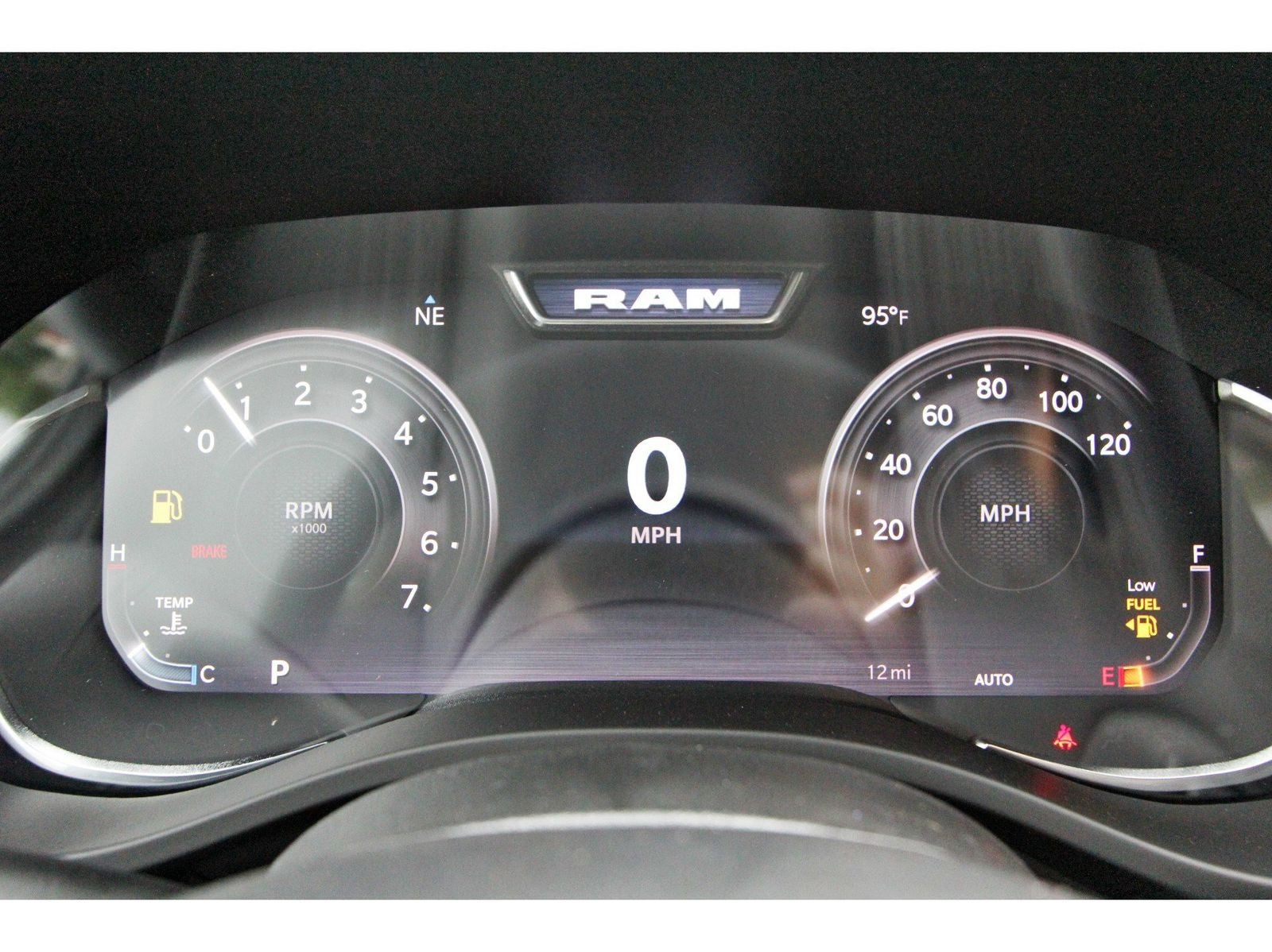 2026 RAM 1500 Big Horn/Lone Star Lone Star 4x4 Crew Cab 5'7" Box