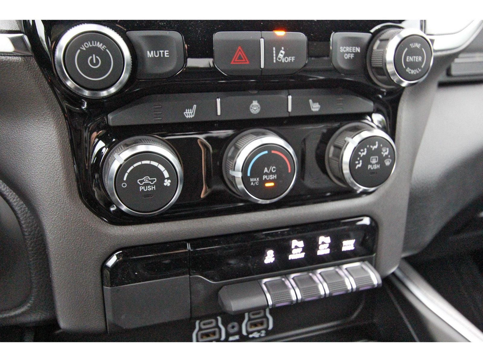 2026 RAM 1500 Big Horn/Lone Star Lone Star 4x4 Crew Cab 5'7" Box