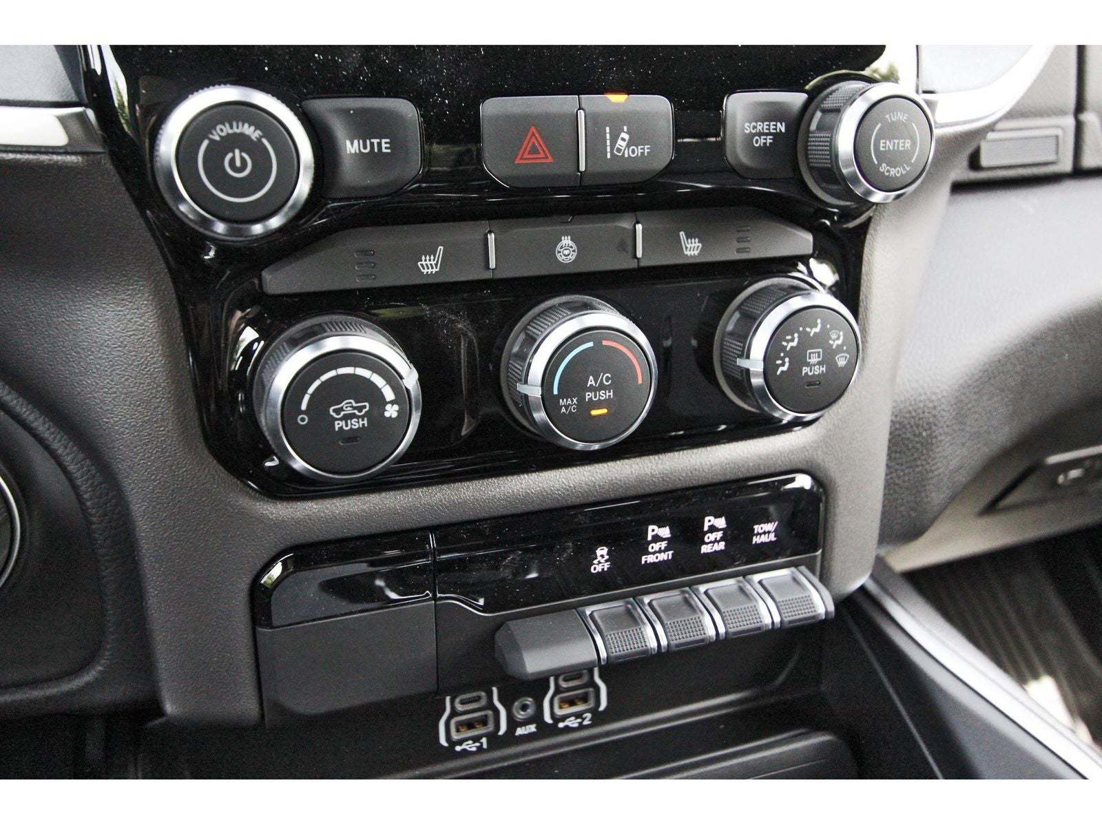 2026 RAM 1500 Big Horn/Lone Star Lone Star 4x4 Crew Cab 5'7" Box