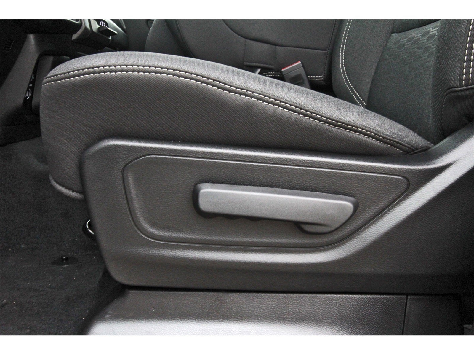 2026 RAM 1500 Warlock 4x4 Crew Cab 5'7" Box