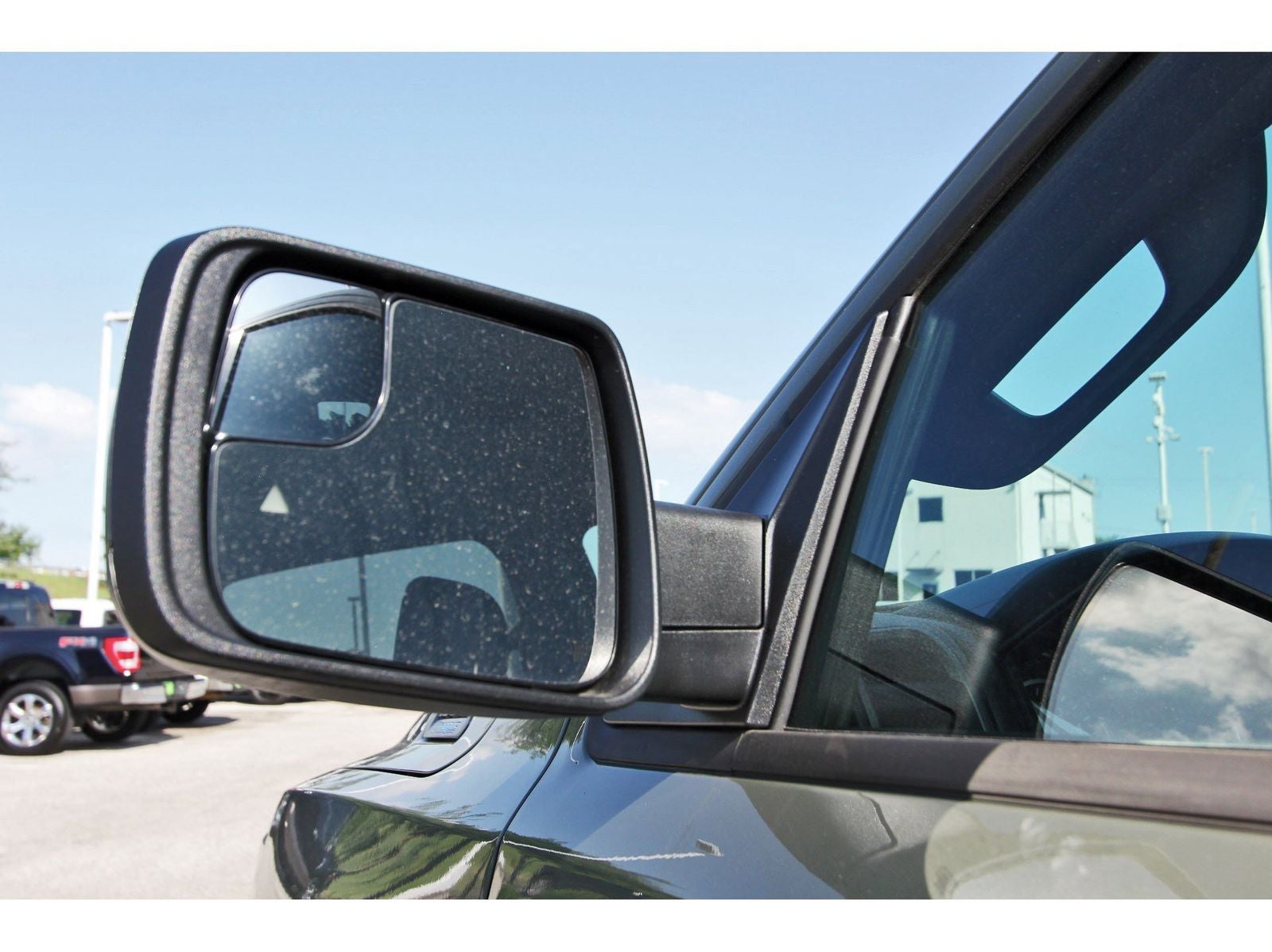 2026 RAM 1500 Warlock 4x4 Crew Cab 5'7" Box
