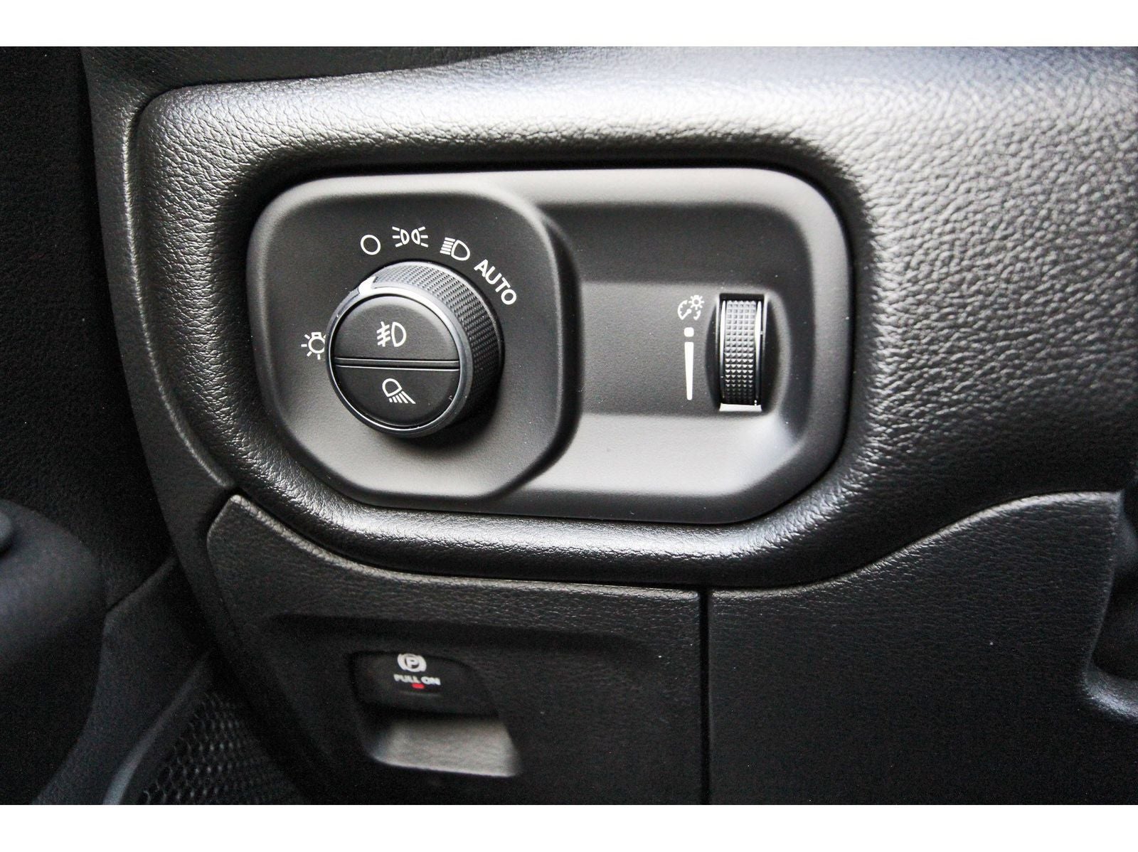 2026 RAM 1500 Warlock 4x4 Crew Cab 5'7" Box