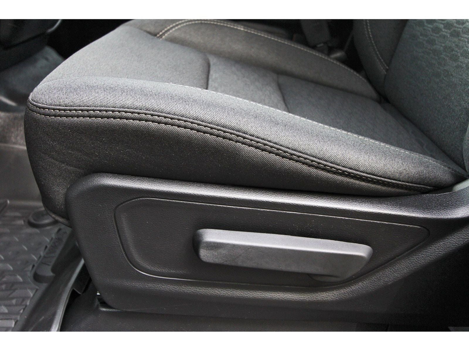 2026 RAM 1500 Warlock 4x4 Crew Cab 5'7" Box