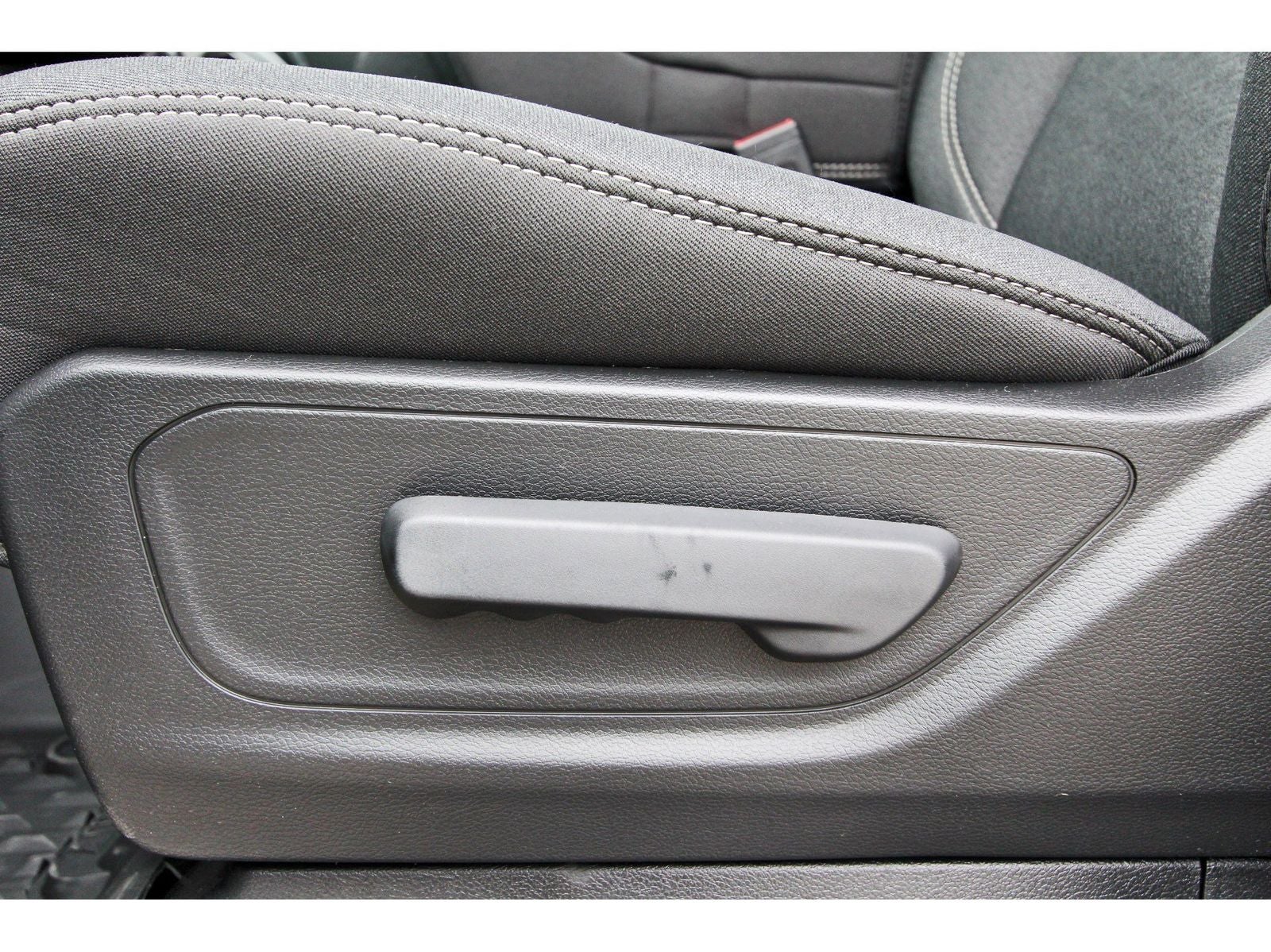 2026 RAM 1500 Warlock 4x4 Crew Cab 5'7" Box