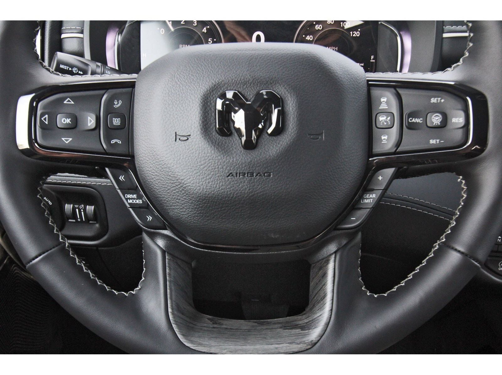 2026 RAM 1500 Limited 4x4 Crew Cab 5'7" Box