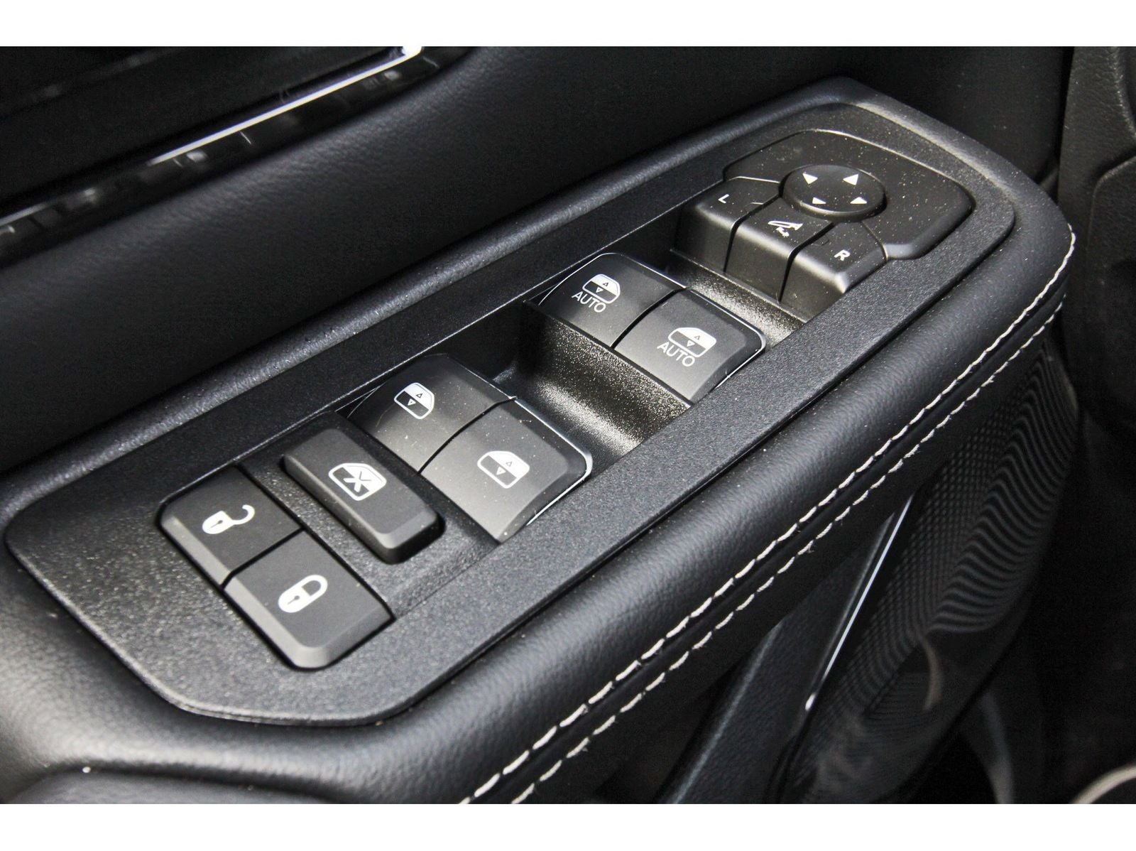 2026 RAM 1500 Limited 4x4 Crew Cab 5'7" Box