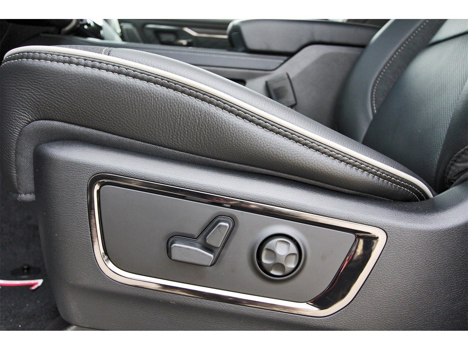 2026 RAM 1500 Limited 4x4 Crew Cab 5'7" Box