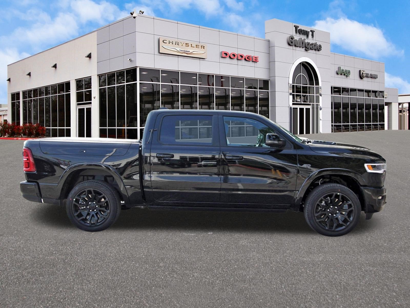 2027 RAM 1500 Limited 4x4 Crew Cab 5'7" Box