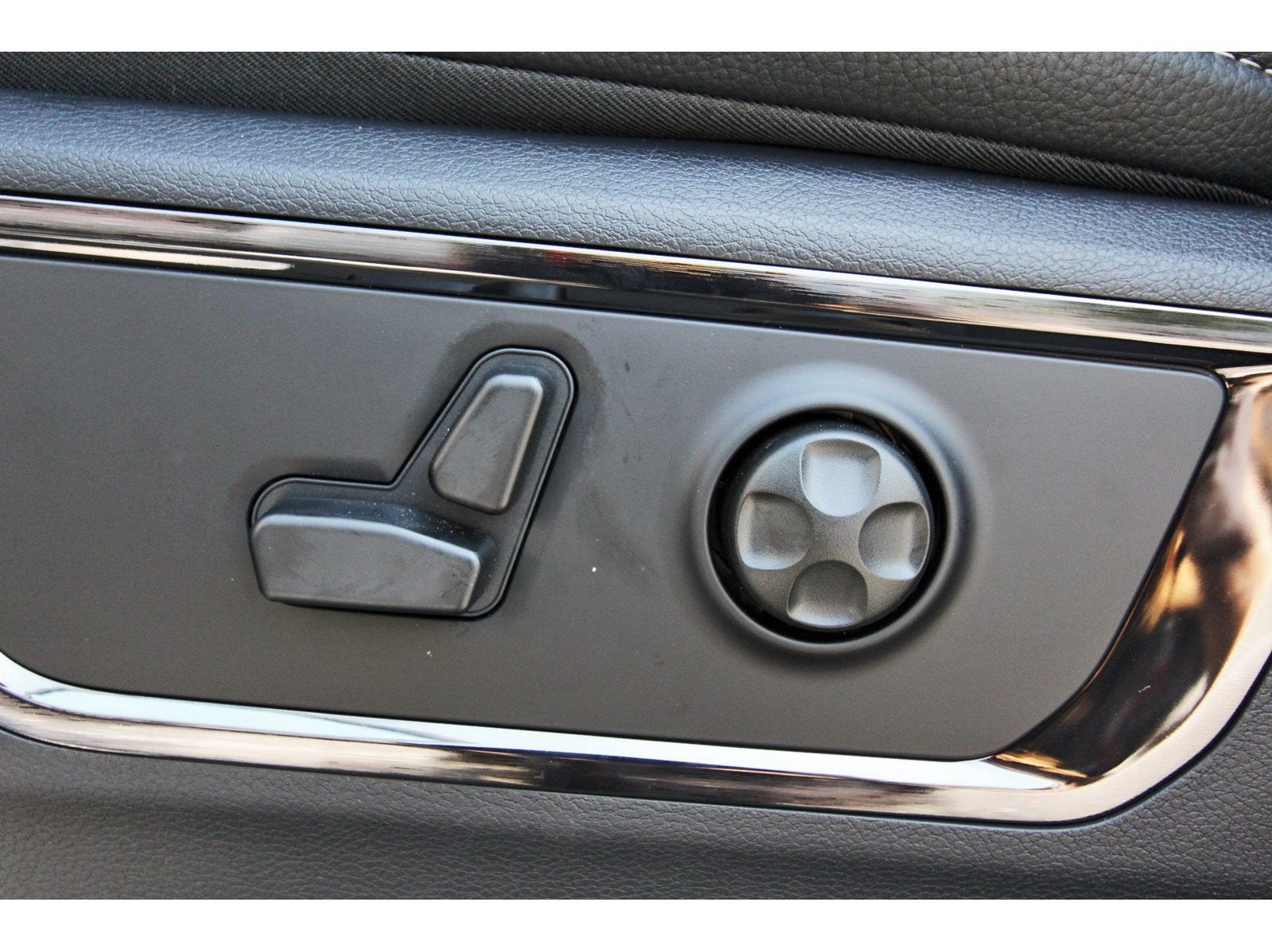 2027 RAM 1500 Limited 4x4 Crew Cab 5'7" Box