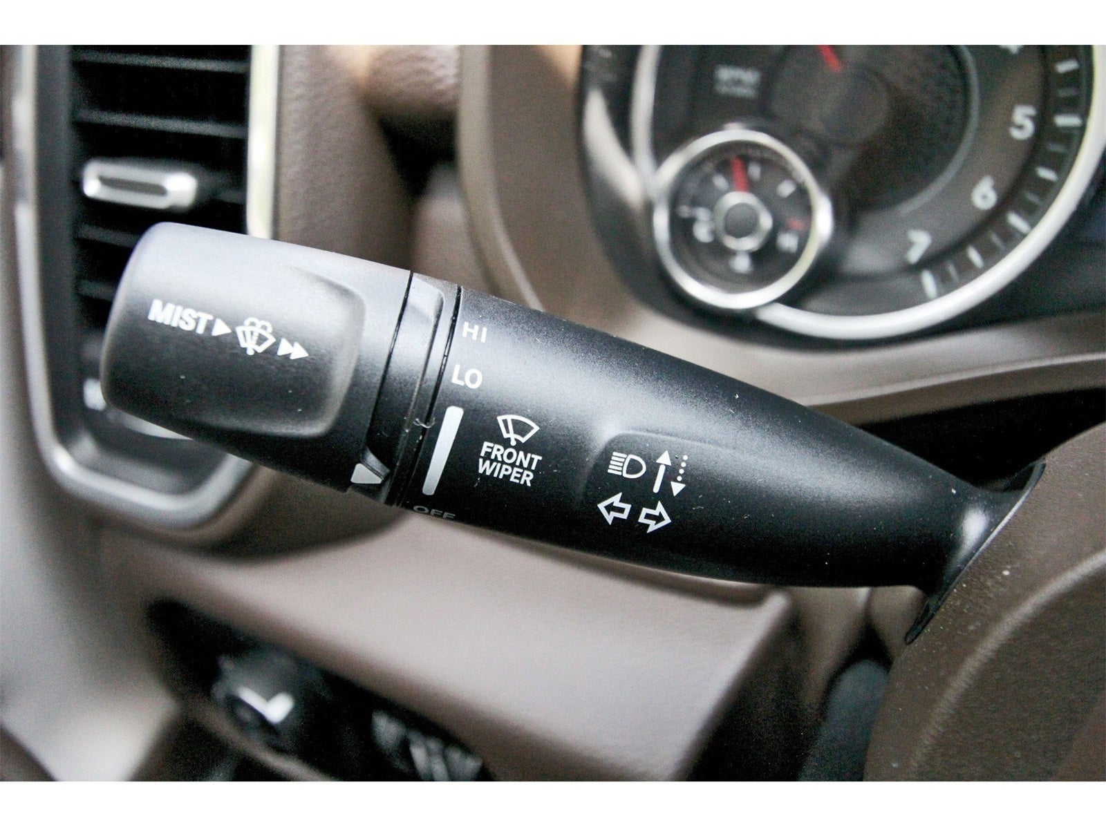 2025 RAM 1500 Laramie 4x4 Crew Cab 5'7" Box