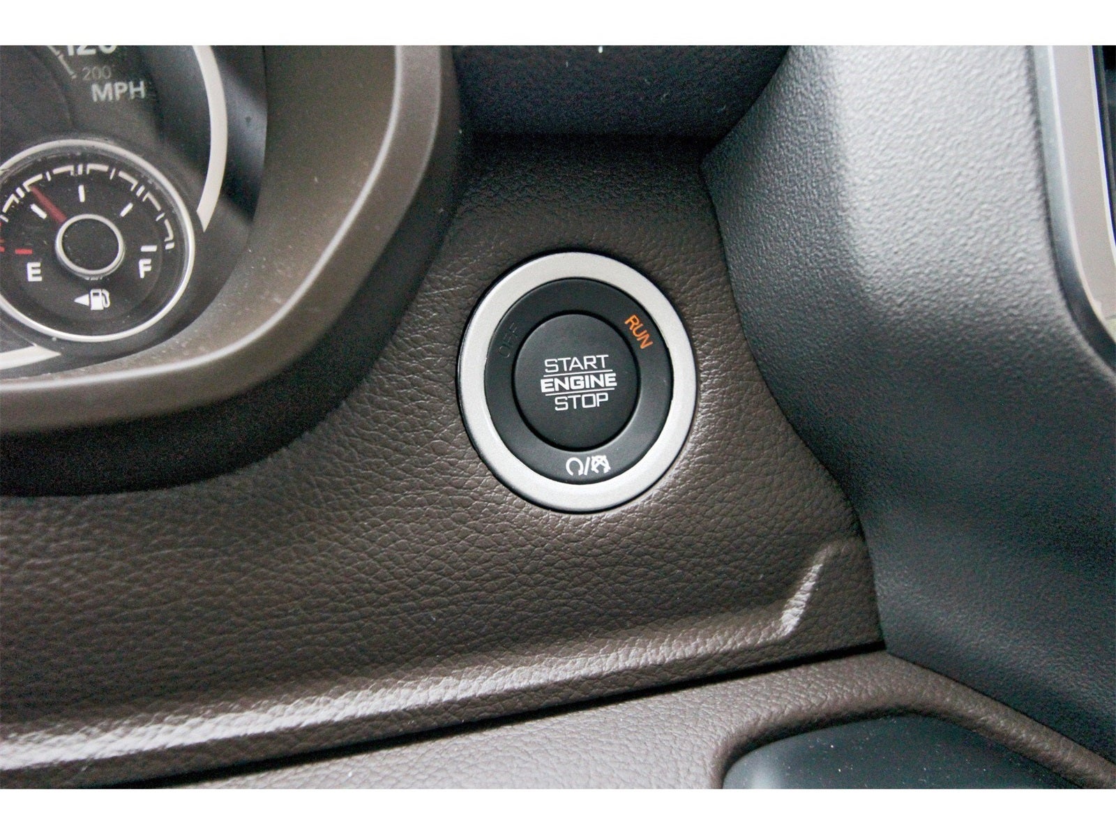 2025 RAM 1500 Laramie 4x4 Crew Cab 5'7" Box