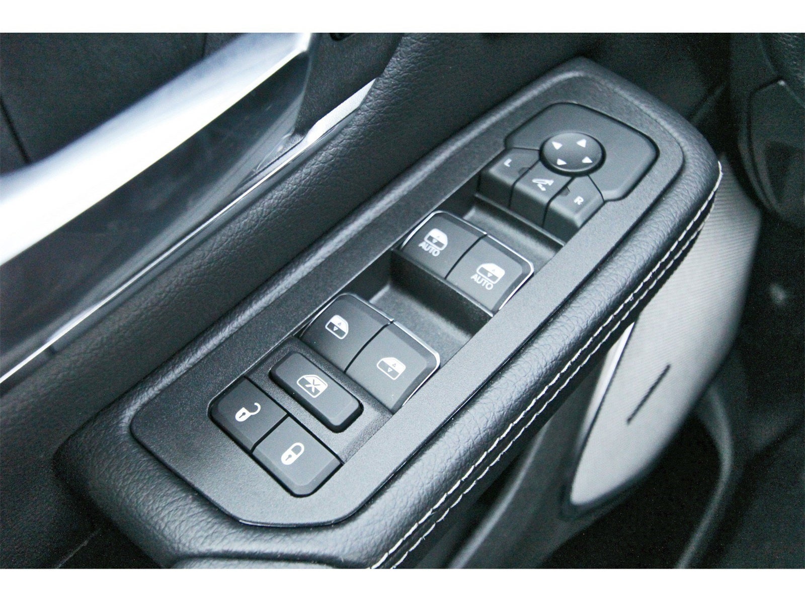 2026 RAM 1500 Laramie 4x4 Crew Cab 5'7" Box