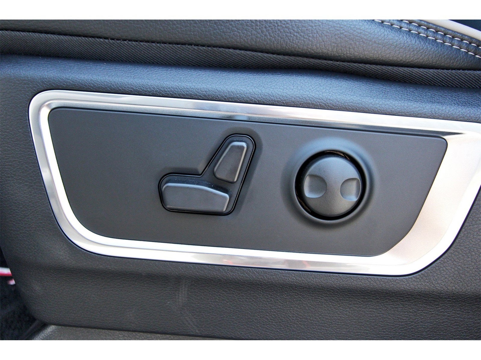 2026 RAM 1500 Laramie 4x4 Crew Cab 5'7" Box