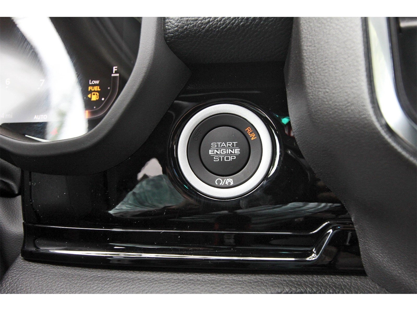 2026 RAM 1500 Laramie 4x4 Crew Cab 5'7" Box