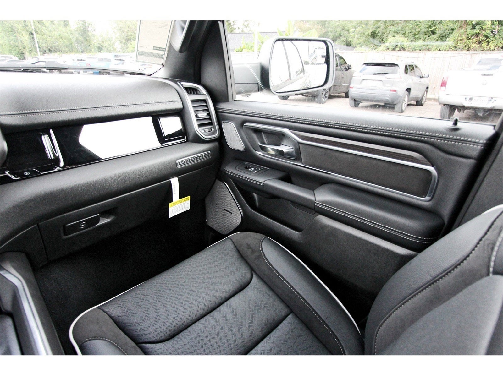 2026 RAM 1500 Laramie 4x4 Crew Cab 5'7" Box