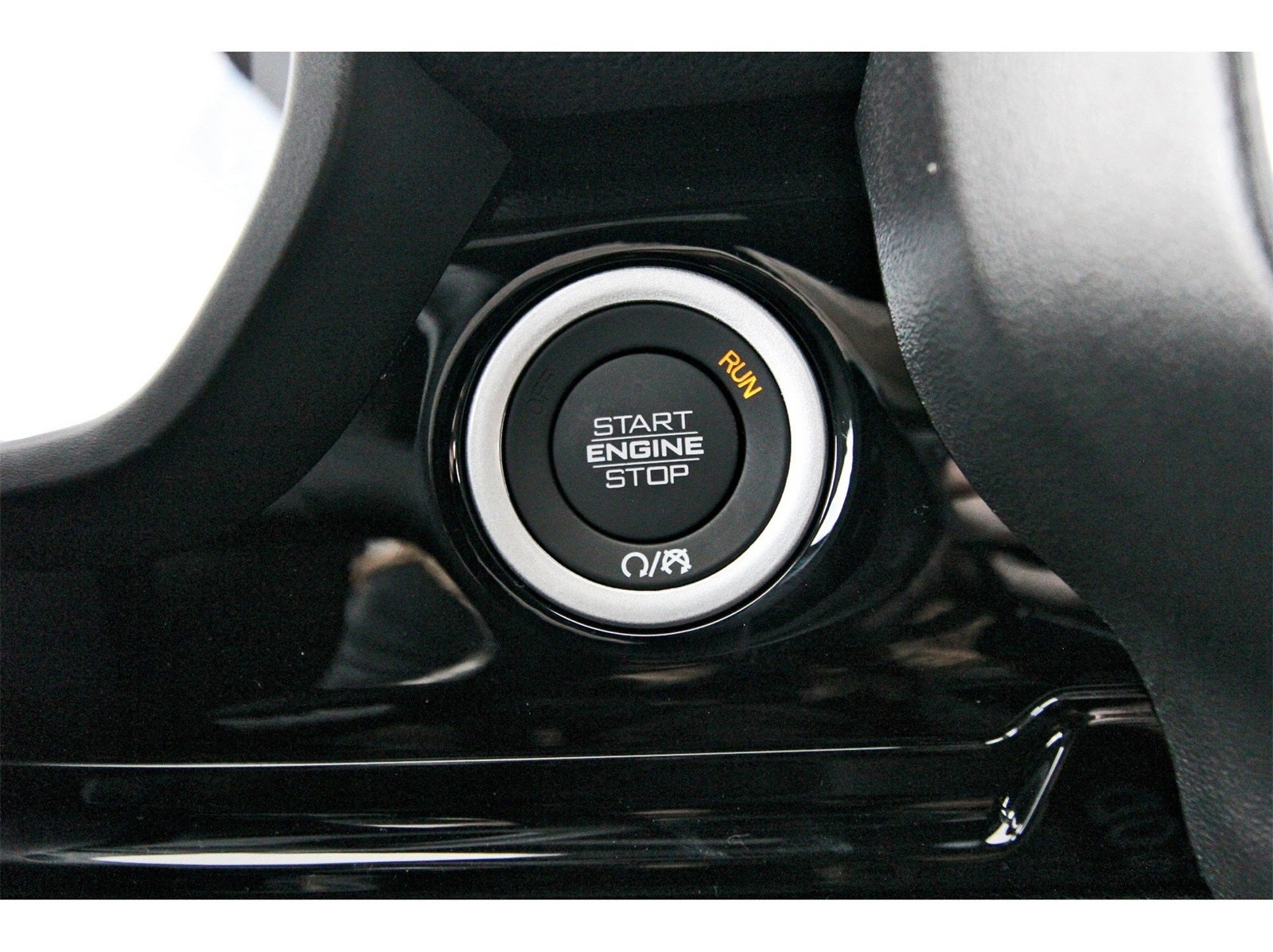 2026 RAM 1500 Laramie 4x4 Crew Cab 5'7" Box